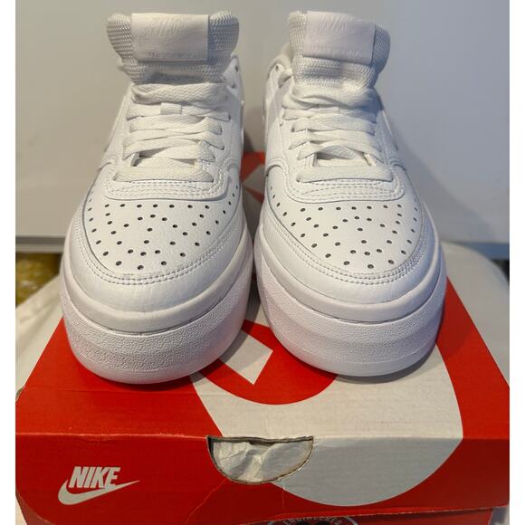 New Nike White Athletic Shoes with Classic - Picture 1 of 11